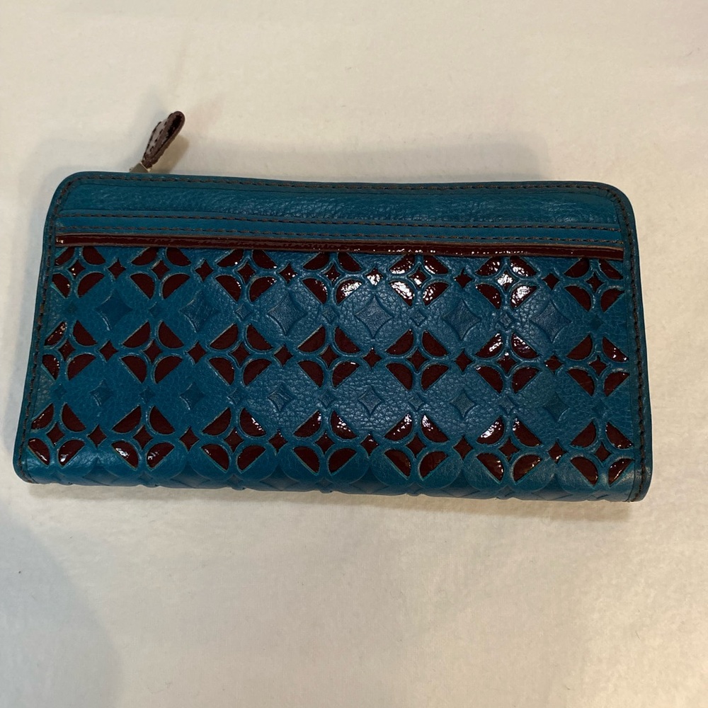 Fossil Women's Wallet with Cutout Design